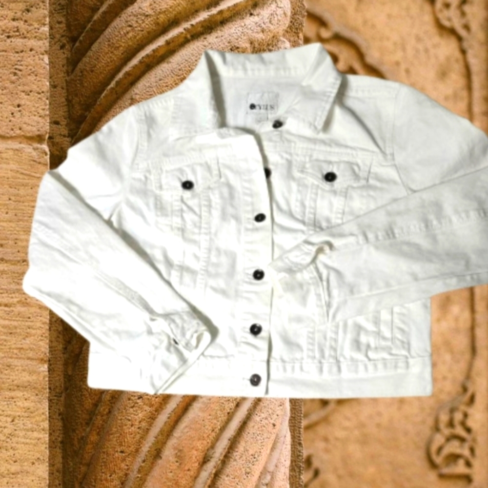 Stylish White Denim Jacket for women by stylus